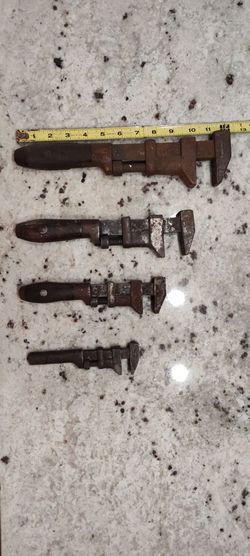 Coes Antique Wrench Set