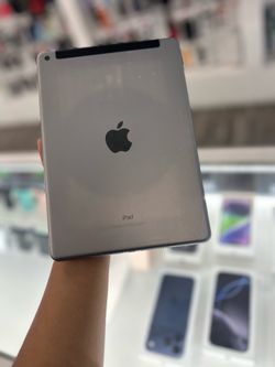 iPad 6th lte 32 gb WiFi
