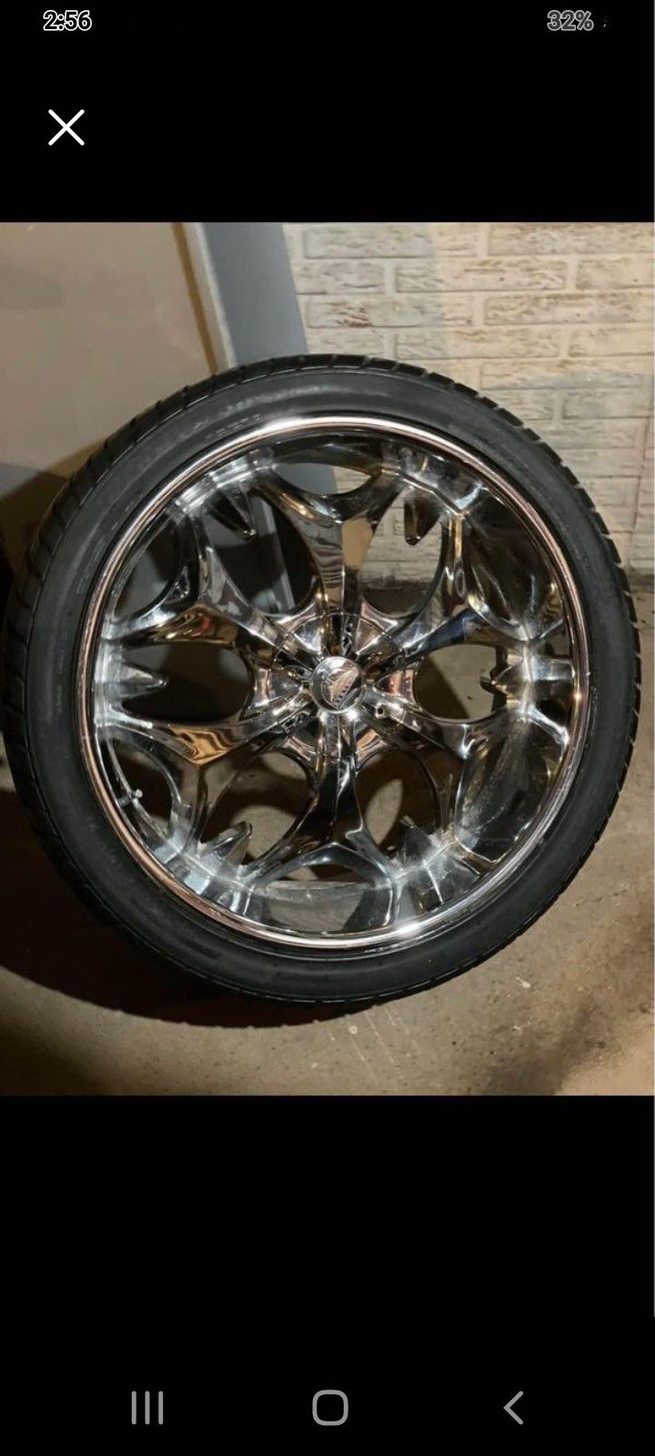 A Whole Set Of 24in Chrome Rims And Tires 
