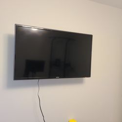 40 Inch Samsung Led TV With Wall Mount 