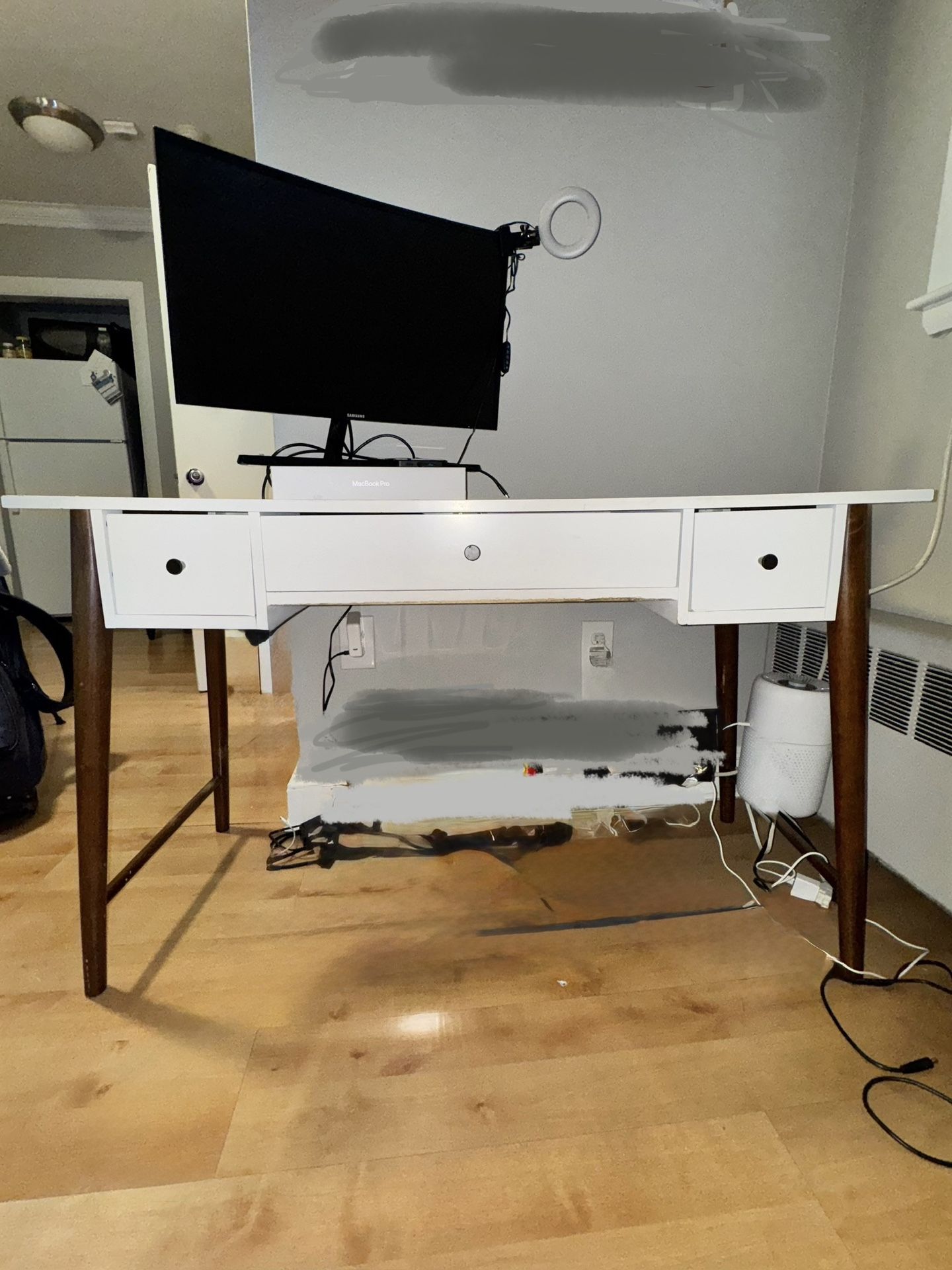 White Desk