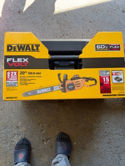 Dewalt chainsaw new 60v