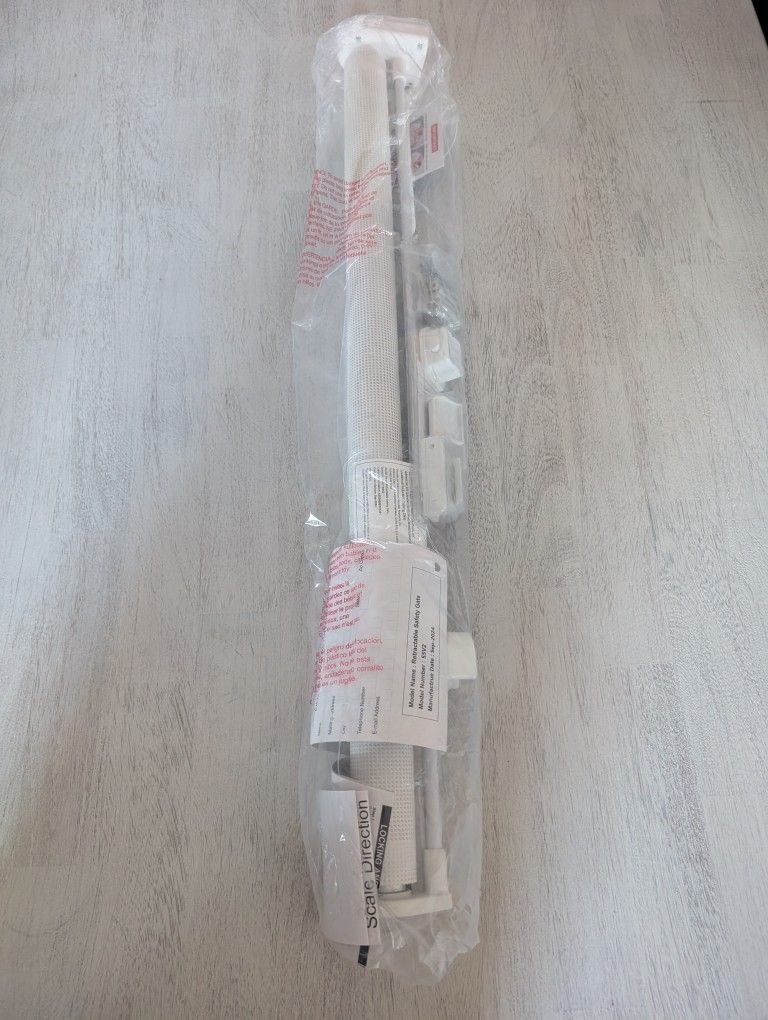 Cumbor 55in Retractable Pet Baby Gate New