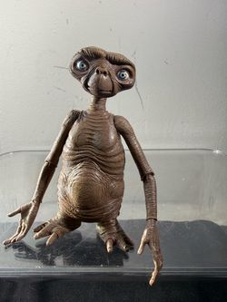 E.T. The Extra-Terrestrial 5” Articulated Figure Universal Studios 2022
