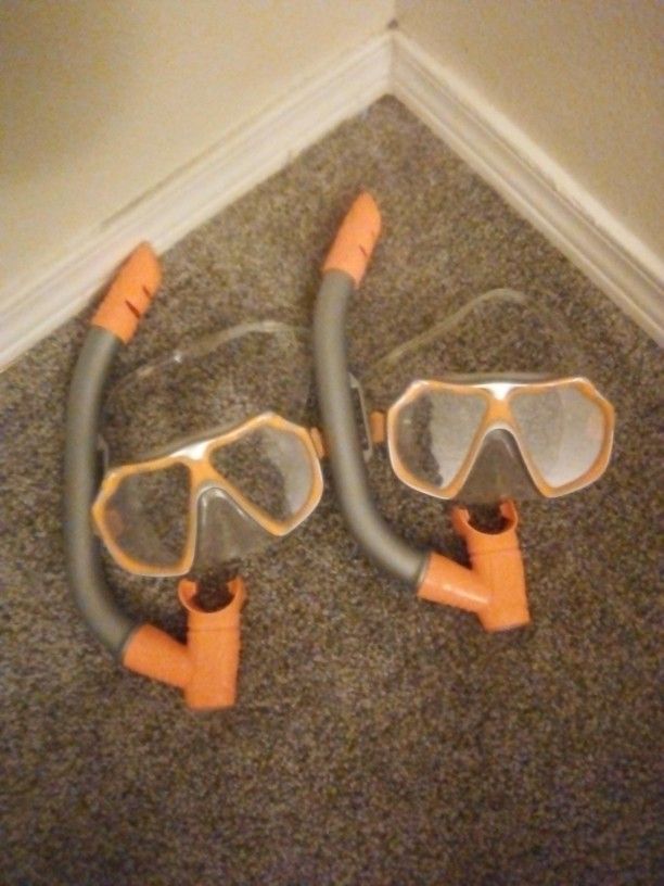2 Swim Masks And Snorkels