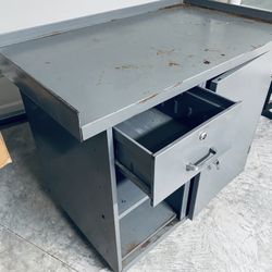 Used Metal Tool Table