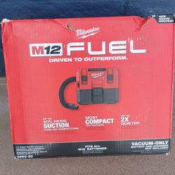 VACUUM MILWAUKEE M12 TOOL ONLY 