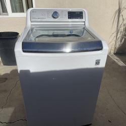 White LG Washing Machine 