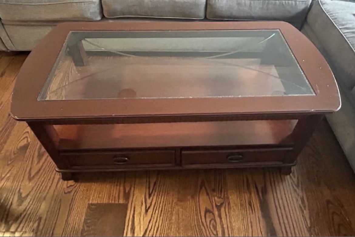 Coffee Table and Side Table