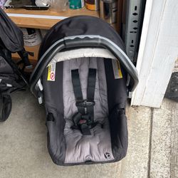 Baby Trend Car seat W/ Stroller 