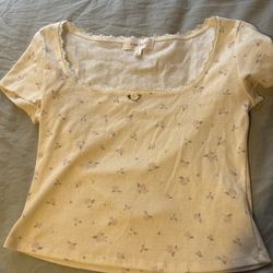 White square neck shirt with a rose details, Pink rose size L