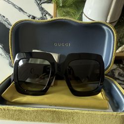 AUTHENTIC  GUCCI OVERSIZE GLASSES 