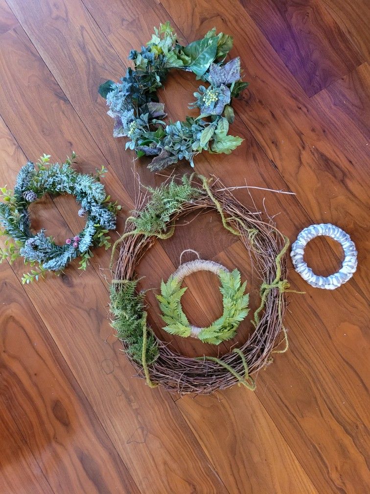 Wreaths And Candle Rings