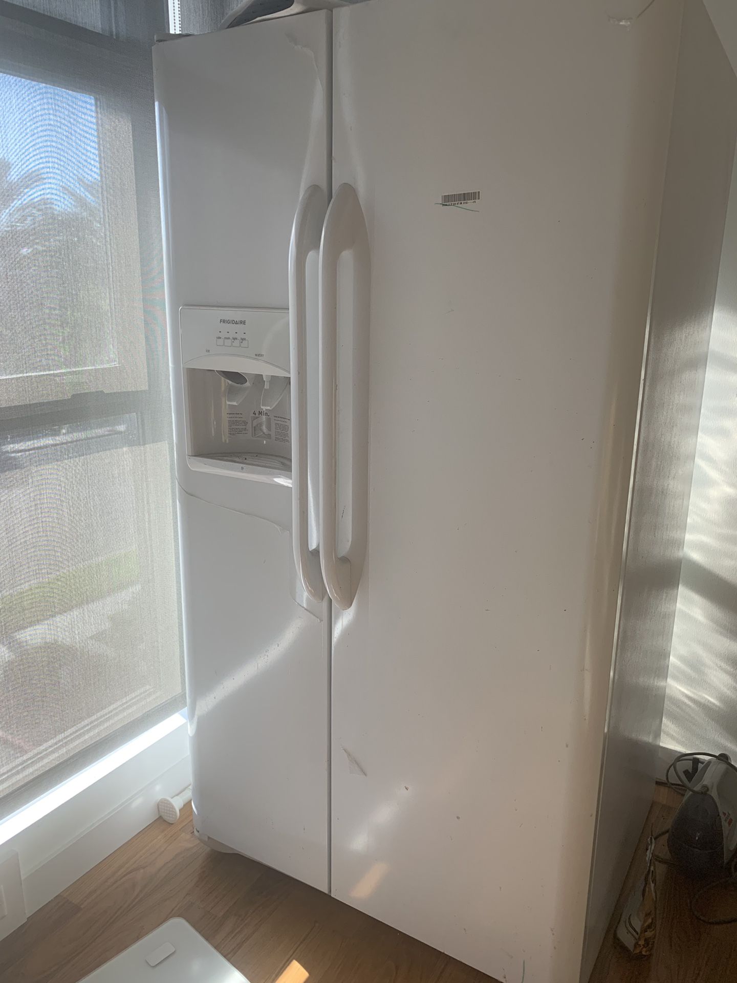 refrigerator，2 doors，big size，water/ice