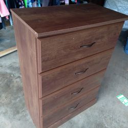 4 Drawers Chest