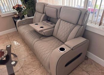 Completely new sofa and loveseat set ready to beautify your home🏠
