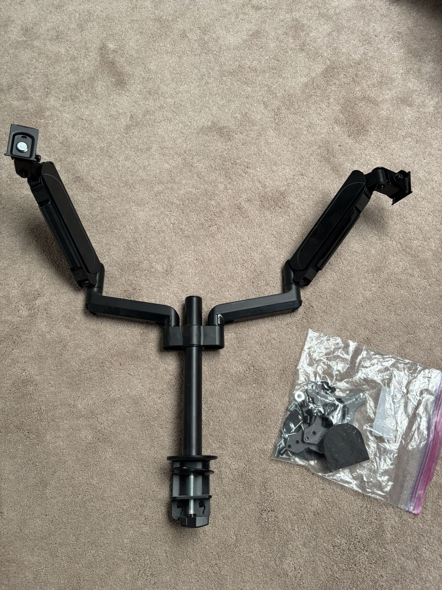 Dual Monitor Mount