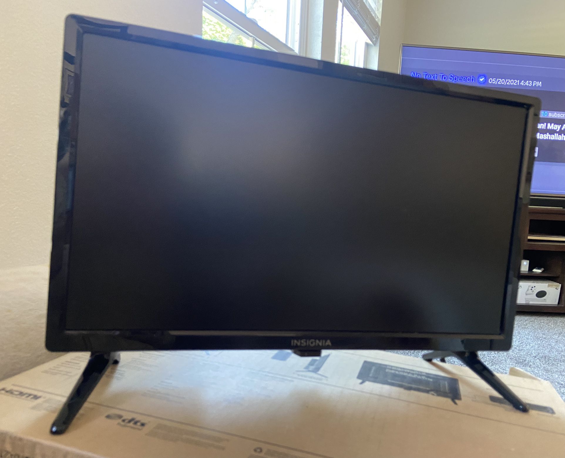 INSIGNIA 19” LED TV (monitor and remote)
