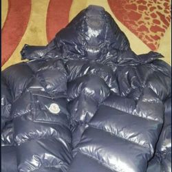 MONCLER MAYA Shiny Puffer Men Jacket with hood Navy color, Size 4 100% Authentic