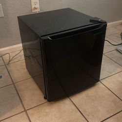 Insignia Mini Fridge