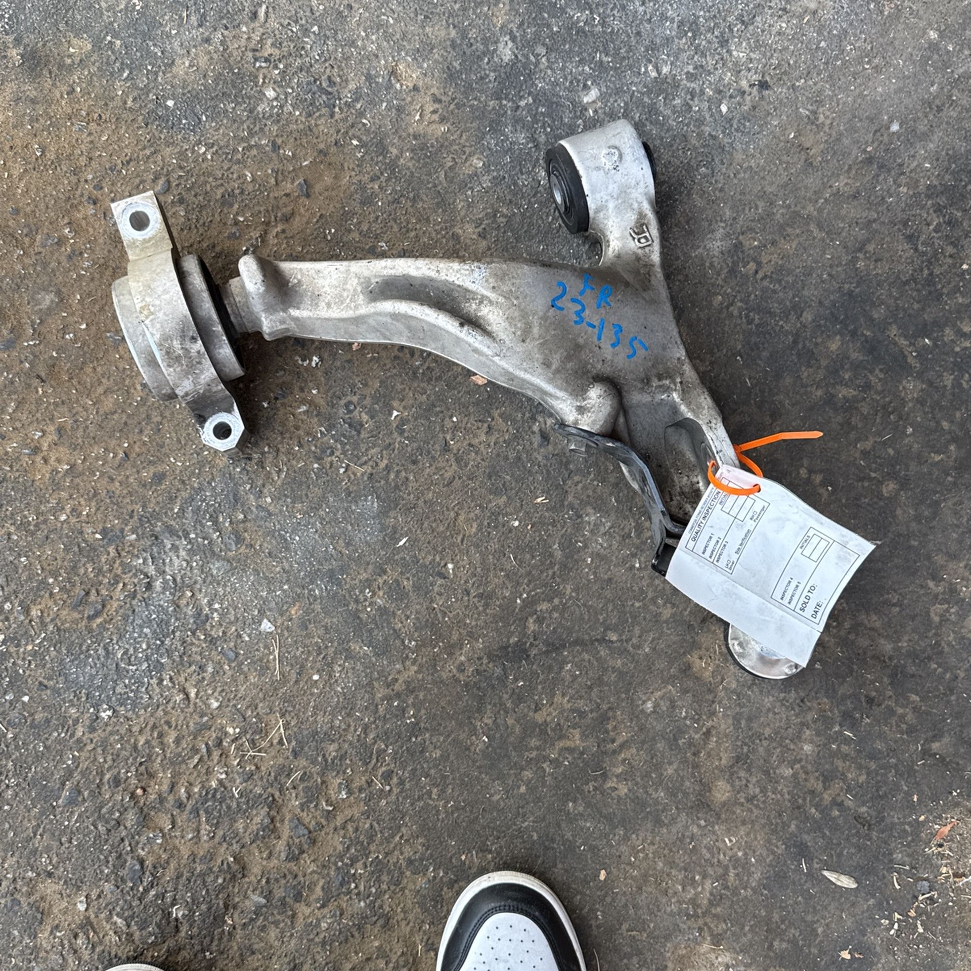 Lower Control Arm Q50