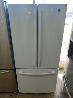 GE 33" white french door refrigerator - Free delivery