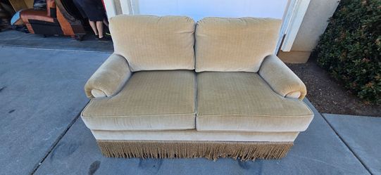 Thomasville Love Seat Collection