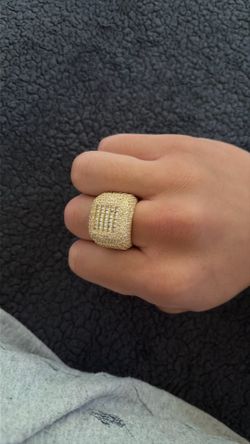 Gold ring with diamond