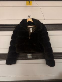 ica "Frost Mode Faux Fur Crop Jacket"