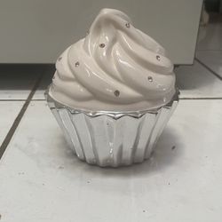 Ceramic creamy cupcake, Bank