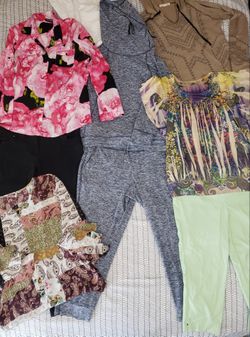 Women's Size XL Clothing Collection! Soft, Matching Top & Bottom Lounge Wear, 3 Capri (Size 16) & 4 Additional Tops! Price For All!