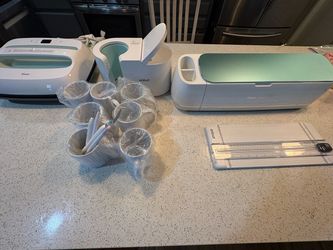 Cricut Maker Bundle with Accessories