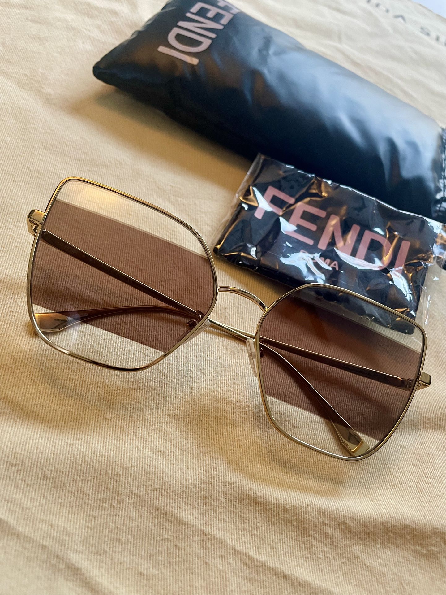 NWOT Fendi Cat Eye Sunglasses