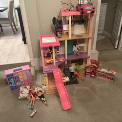 Barbie Dream House, Closet, And Barbies