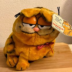 Vintage 1981 Dakin Garfield Plush Toy Sitting Cat Stuffed Animal 11 in