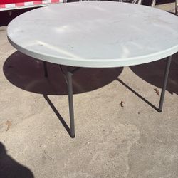 Round Plastic Table 
