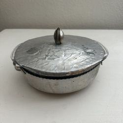 Vintage Hammered Aluminum Tulip Dish Pan With Pyrex Bowl