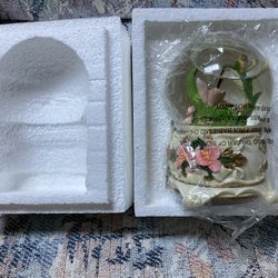 Hummingbird Music Globe