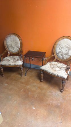 Chairs and side table