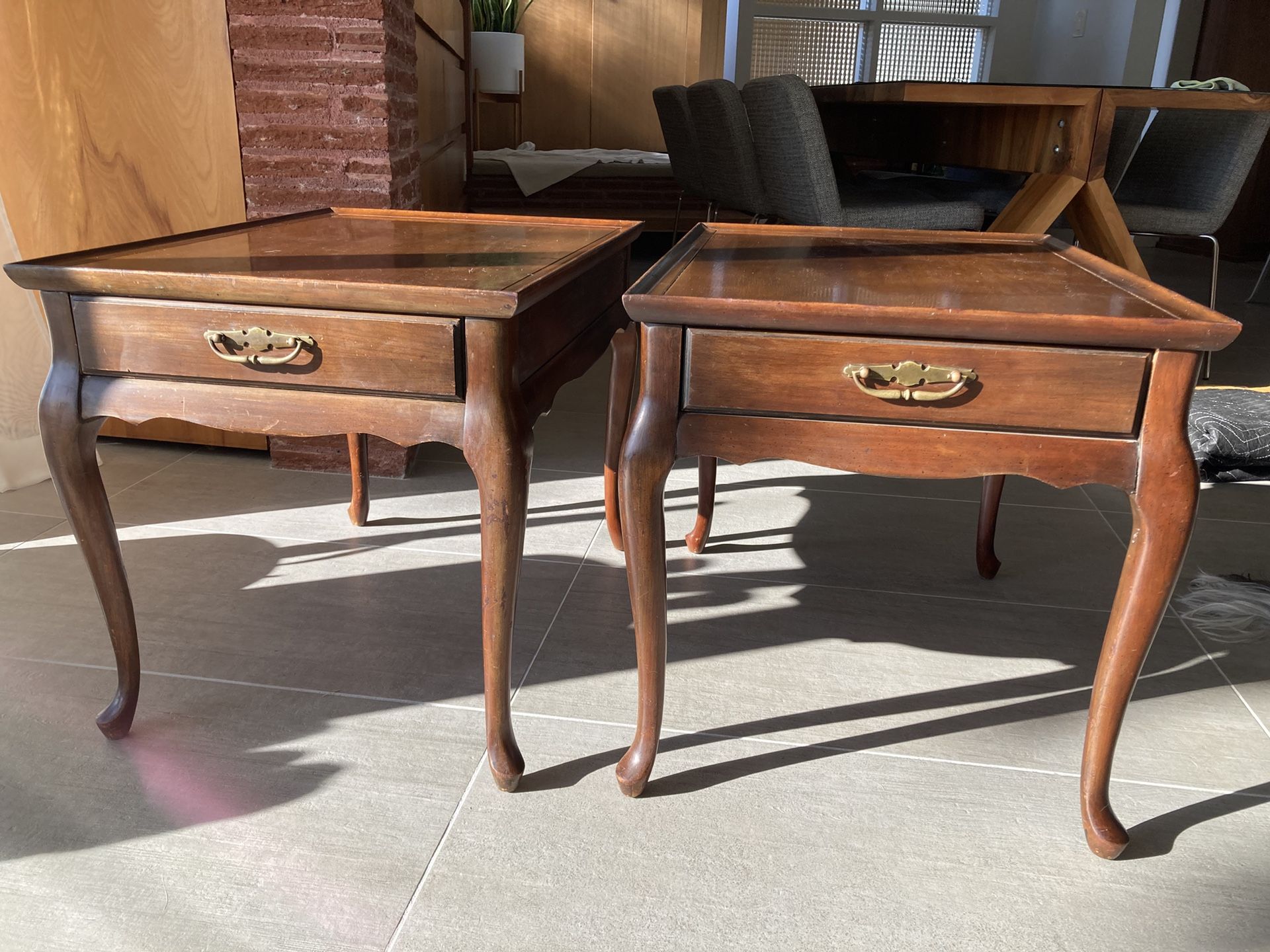 Brandt Furniture Co. Vintage Queen Anne Side End Tables