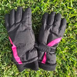 (5) Snow gloves, small & medium, $6 - $10 each, See 5 pics