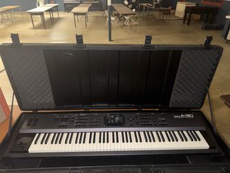 Roland A90 MIDI Controller with rolling case