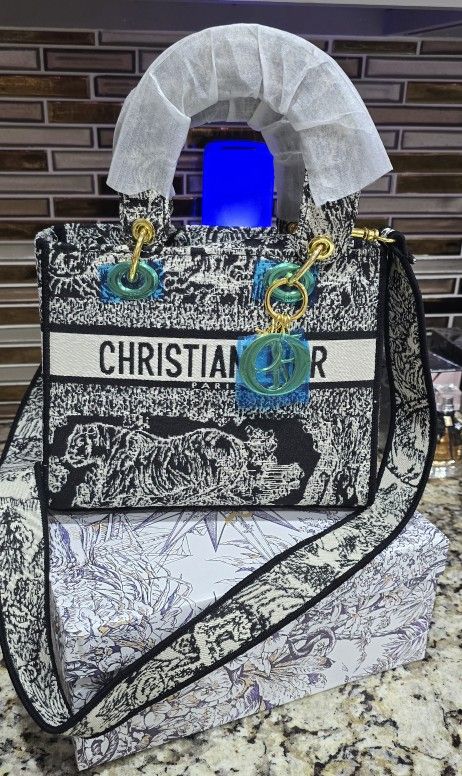 hand bag