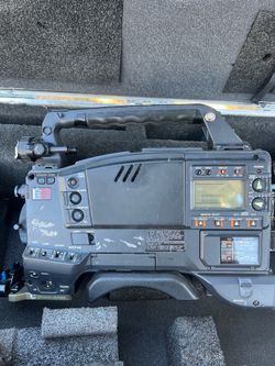 Panasonic AJ-HDC27HP DVCPRO HD  Varicam w/ VCT-12 Mounting Bracket W/ Hard Case