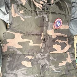 Canada Goose Camo Vest- Style mens medium