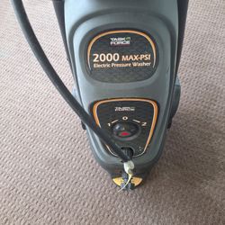 2,000 PSI Pressure Washer