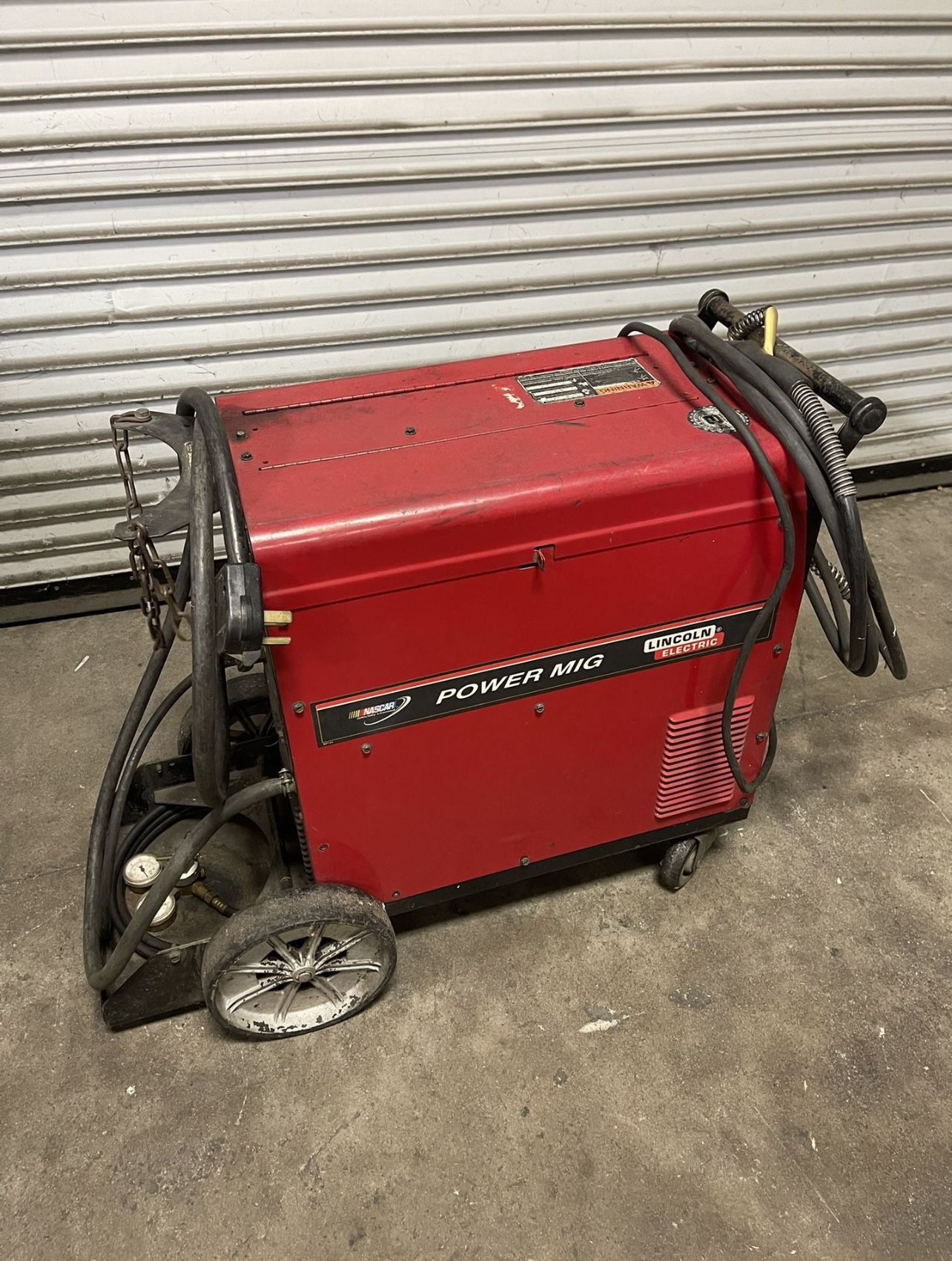 Lincoln Electric Power Mig 255 Welder 