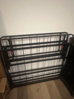 Twin Metal Platform Bed Frame – Sturdy – Excellent Condition