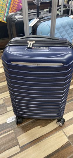 Samsonite Spin Tech 6 Carry-On Spinner
