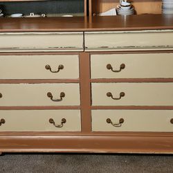 Solid Wood 8-Drawer Dresser